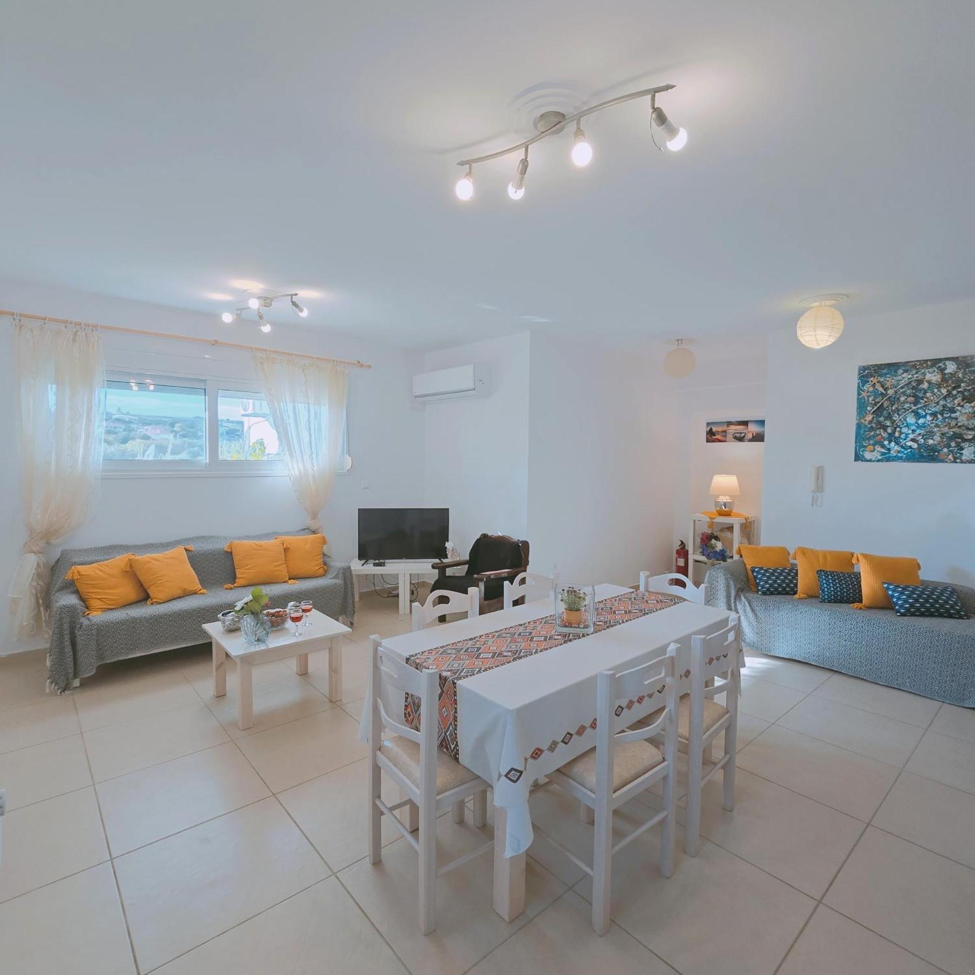 Lakithra Apartments *